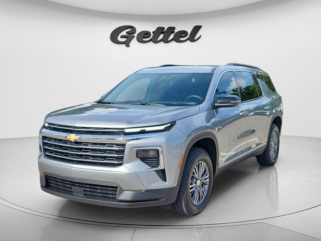 Used 2026 Chevrolet Traverse LT FWD image 1