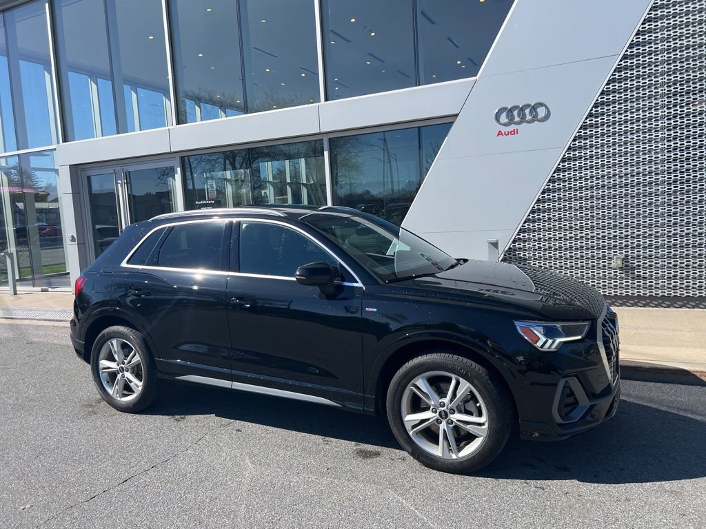 Used 2023 Audi Q3 2.0T Premium w/ Convenience Package image 10