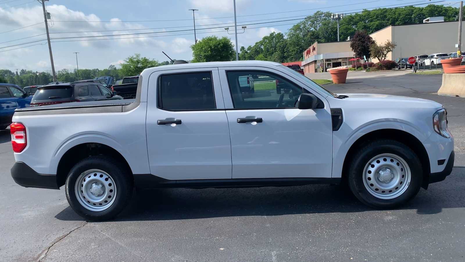 Used 2025 Ford Maverick XL w/ Equipment Group 101A AWD/4WD image 9