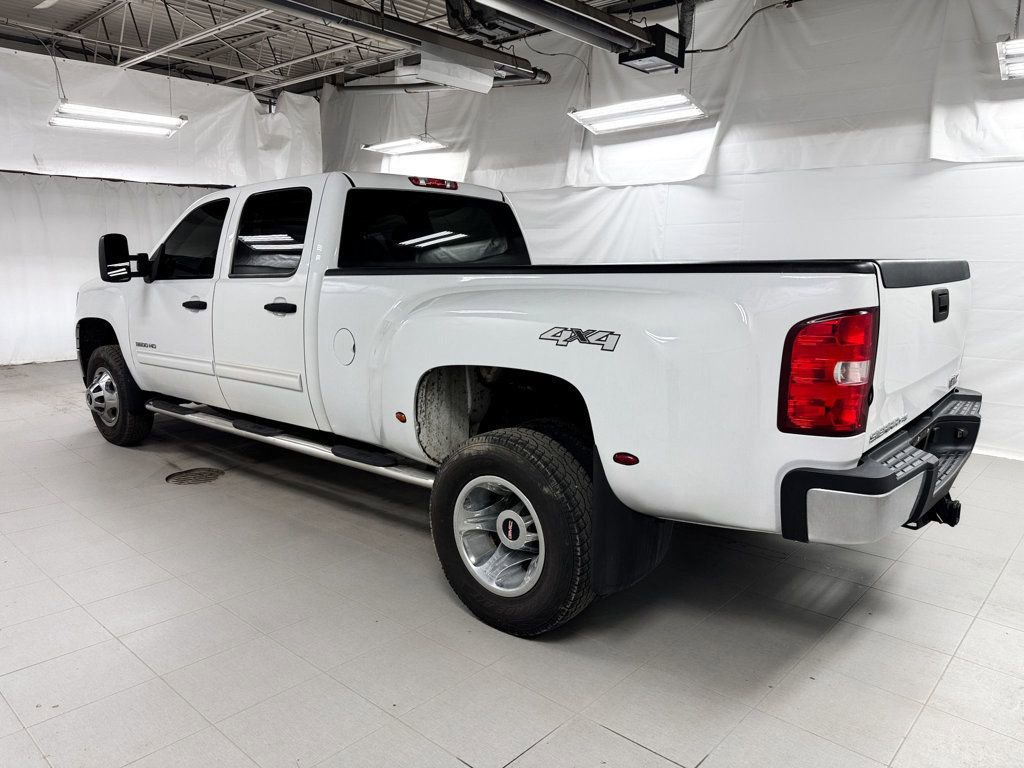 Used 2011 GMC Sierra 3500 SLE w/ SLE Preferred Package image 3