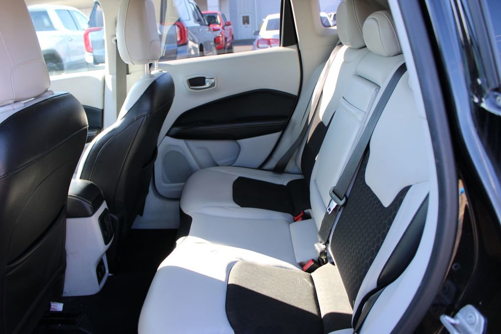 Used 2018 Jeep Compass Latitude w/ Popular Equipment Group image 32