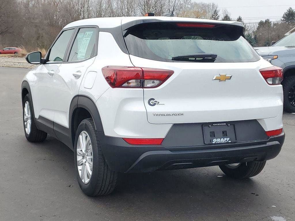 Used 2023 Chevrolet TrailBlazer LS image 4