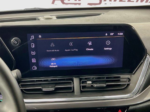 Used 2025 Chevrolet Trax ACTIV w/ Driver Confidence Package FWD image 17