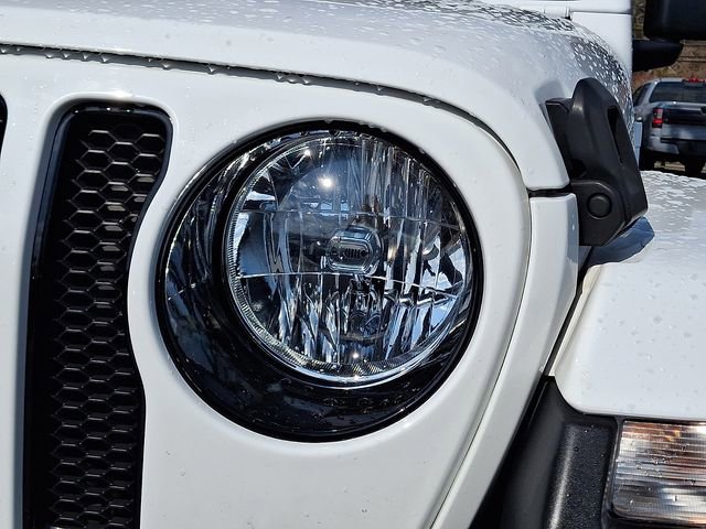 Used 2023 Jeep Wrangler Sahara image 9