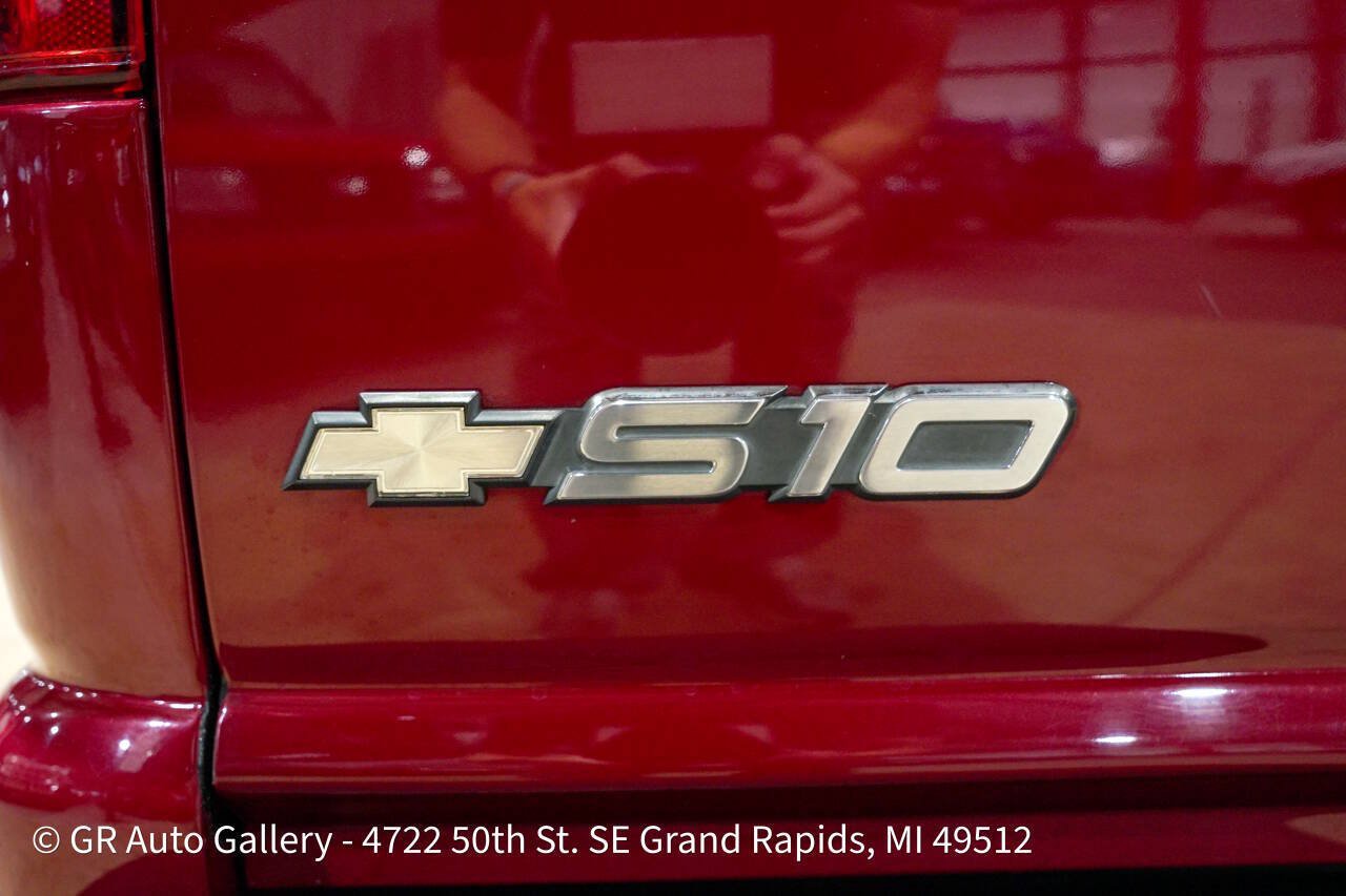 Used 2003 Chevrolet S10 Pickup LS RWD image 24
