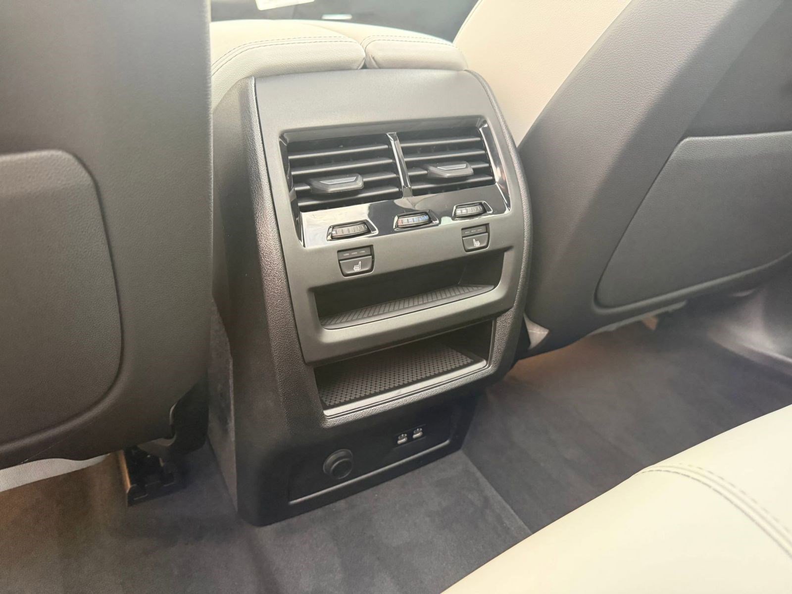 New 2026 BMW X5 xDrive40i w/ M Sport Package image 24