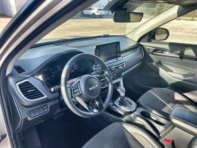 Used 2023 Kia Seltos S image 11