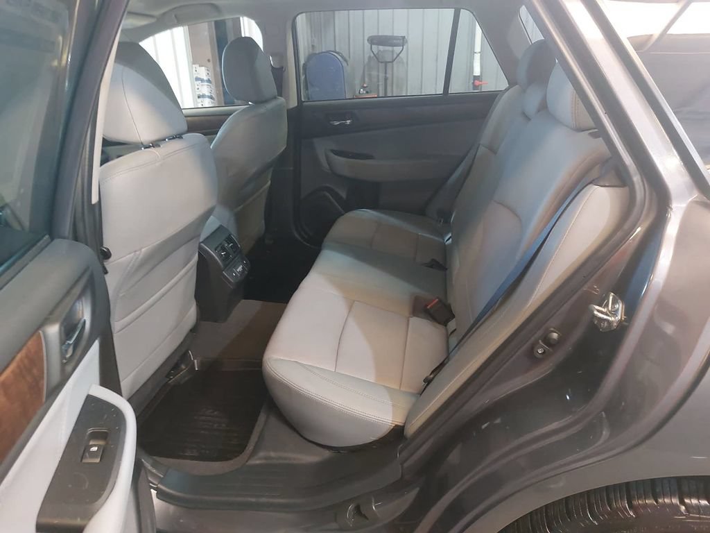 Used 2018 Subaru Outback 2.5i Limited AWD/4WD image 14