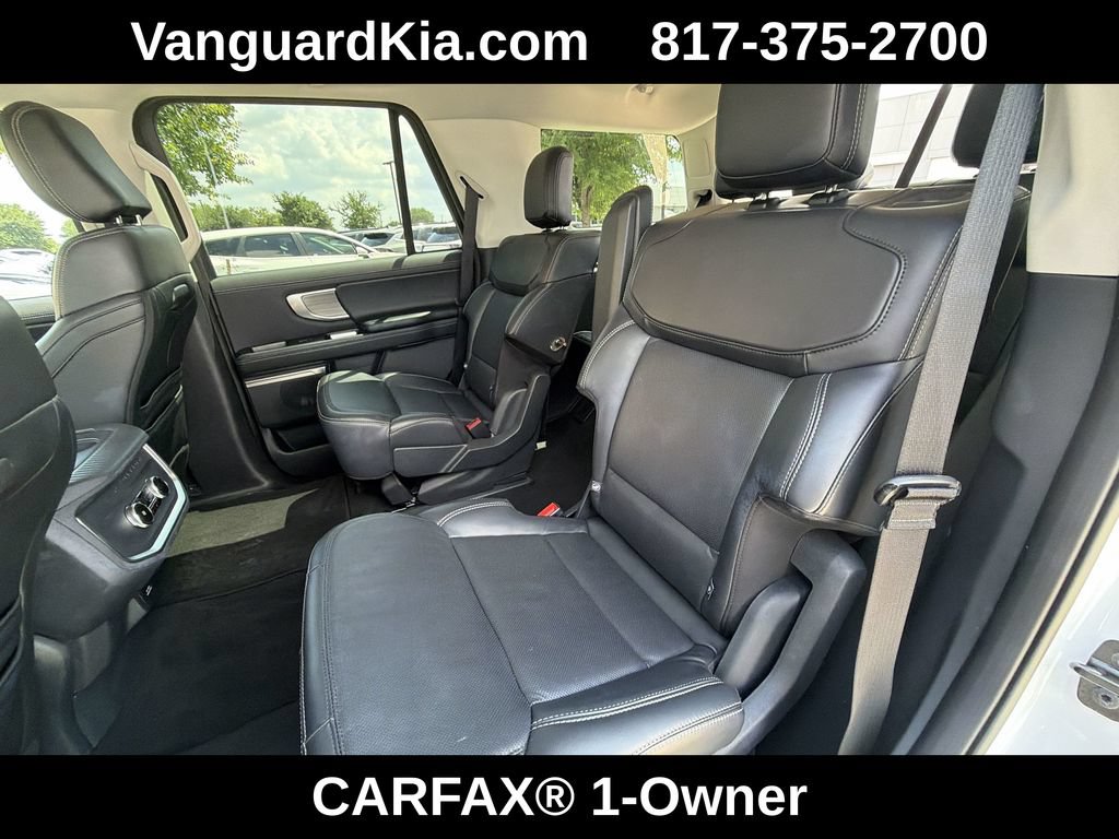 Used 2025 Ford Expedition Platinum AWD/4WD image 27