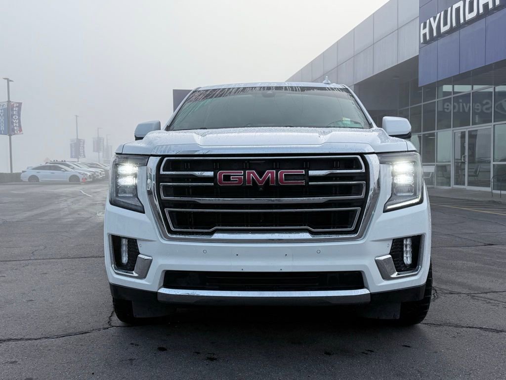 Used 2022 GMC Yukon SLT w/ SLT Premium Package image 2