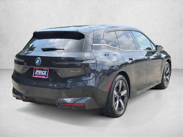 Used 2023 BMW iX xDrive50 w/ Premium Package AWD/4WD image 5