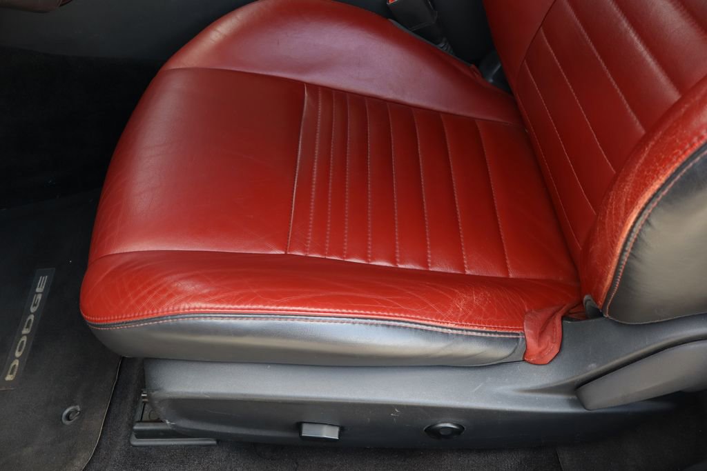 Used 2014 Dodge Challenger R/T RWD image 20