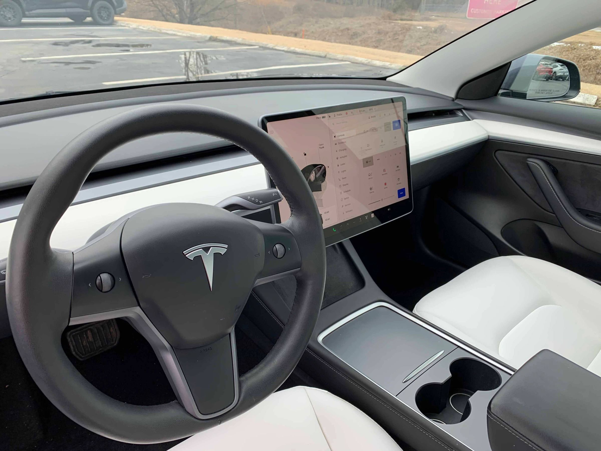 Used 2023 Tesla Model 3 Standard Range image 18