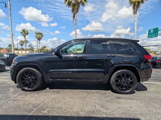Used 2019 Jeep Grand Cherokee Altitude RWD image 8