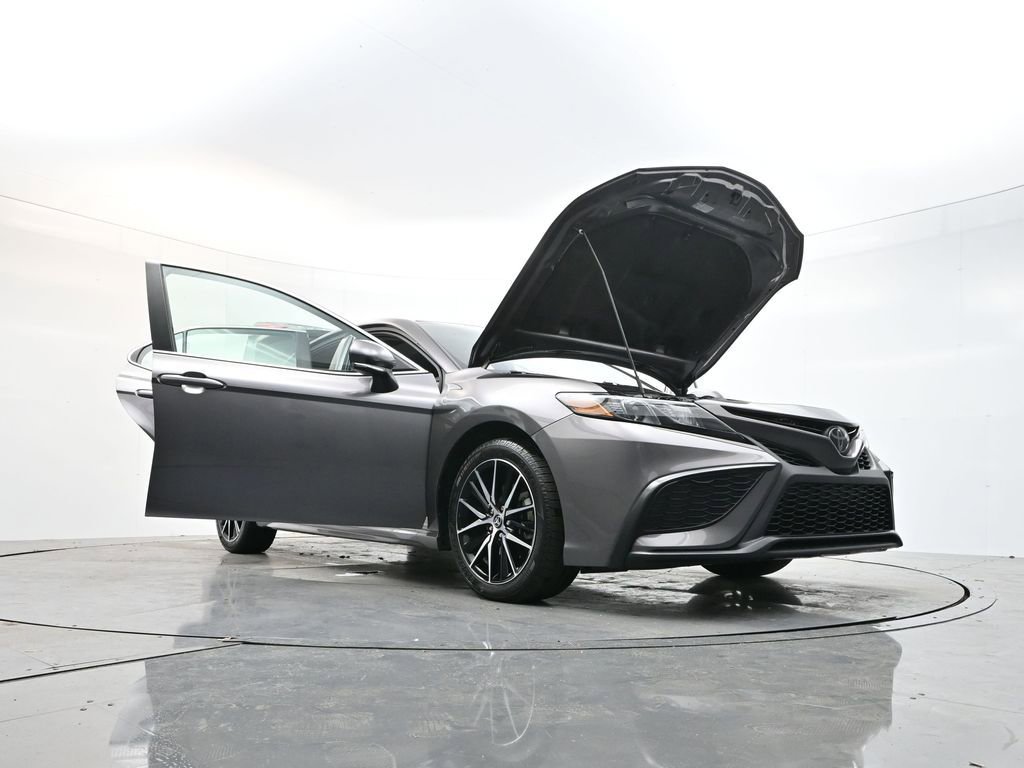 Used 2024 Toyota Camry SE image 37