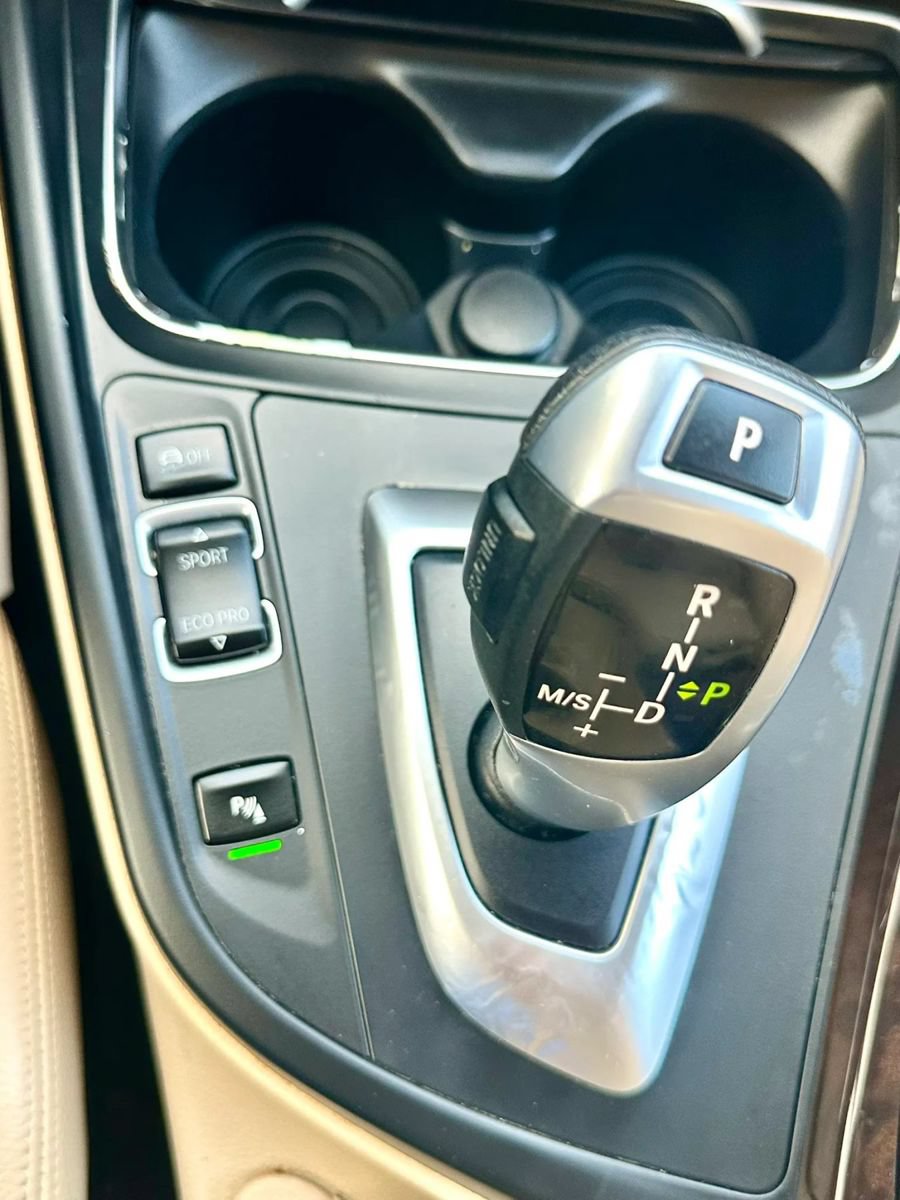 Used 2017 BMW 320i xDrive Sedan AWD/4WD image 24