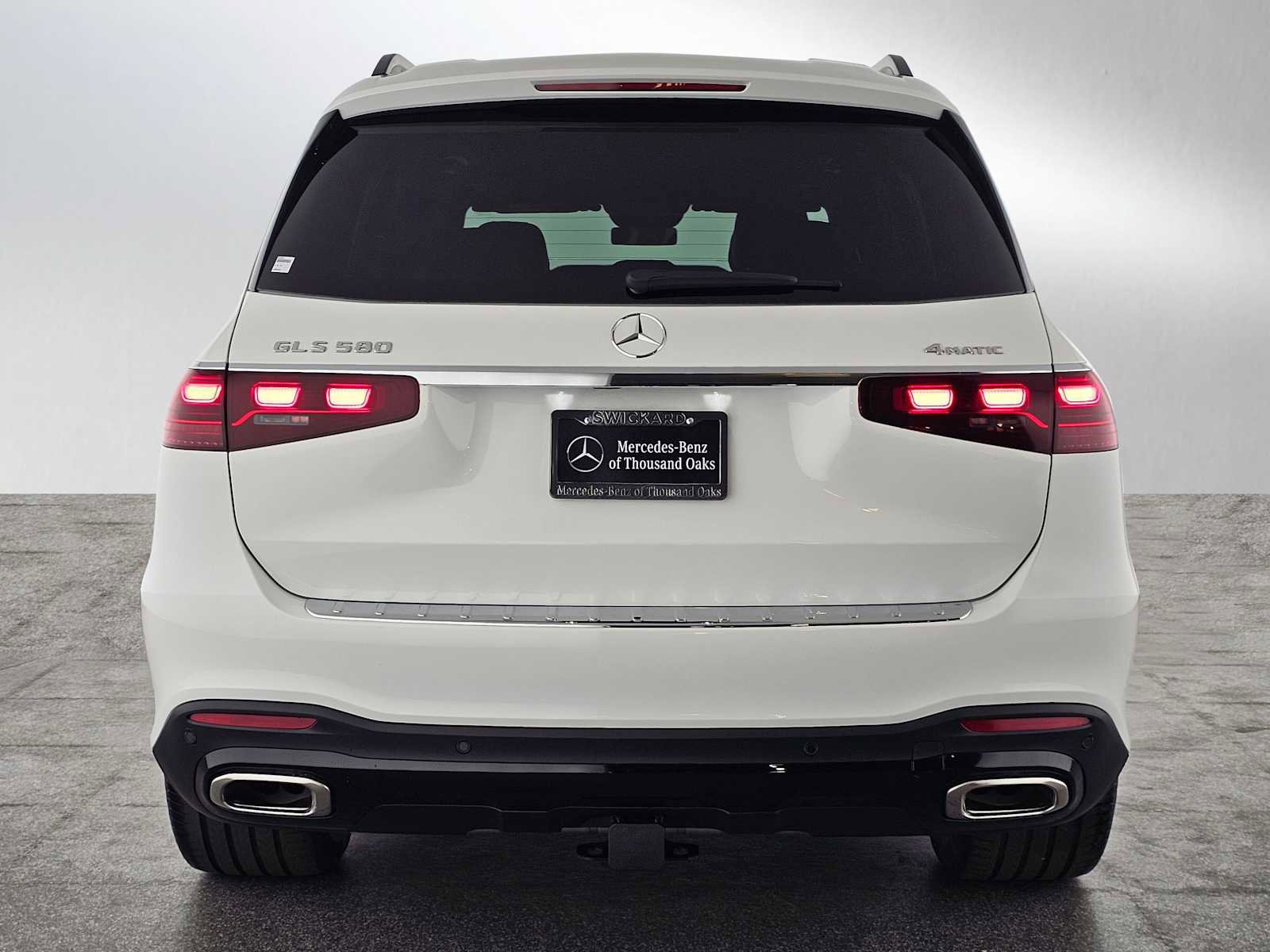 Used 2026 Mercedes-Benz GLS 580 4MATIC image 4