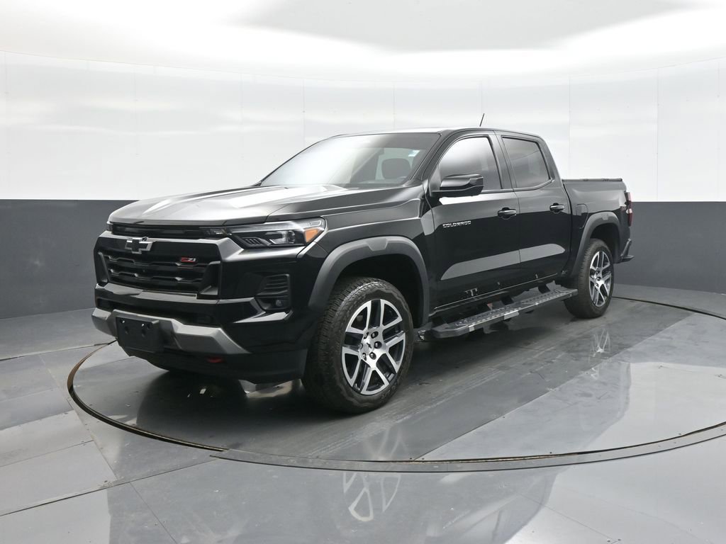 Used 2023 Chevrolet Colorado Z71 w/ Z71 Convenience Package 2 image 3
