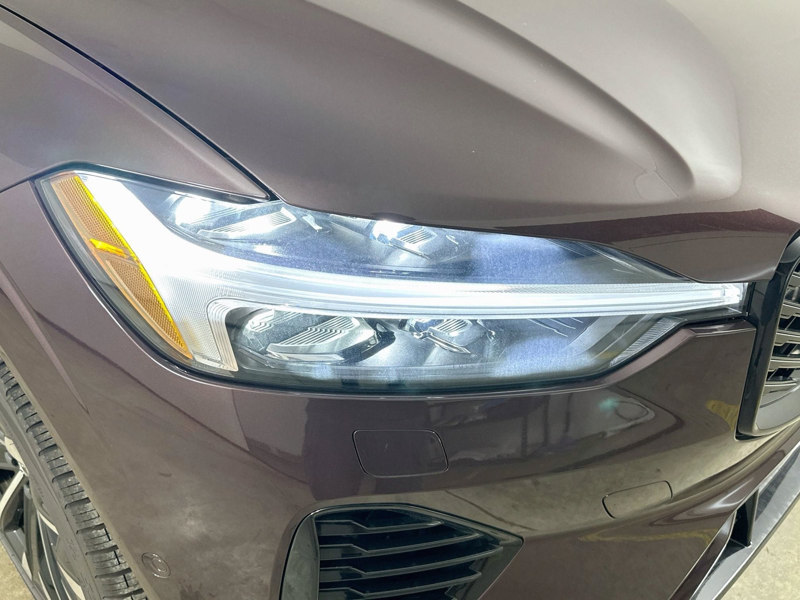 New 2026 Volvo XC60 T8 Ultra w/ Protection Package Premier AWD/4WD image 9
