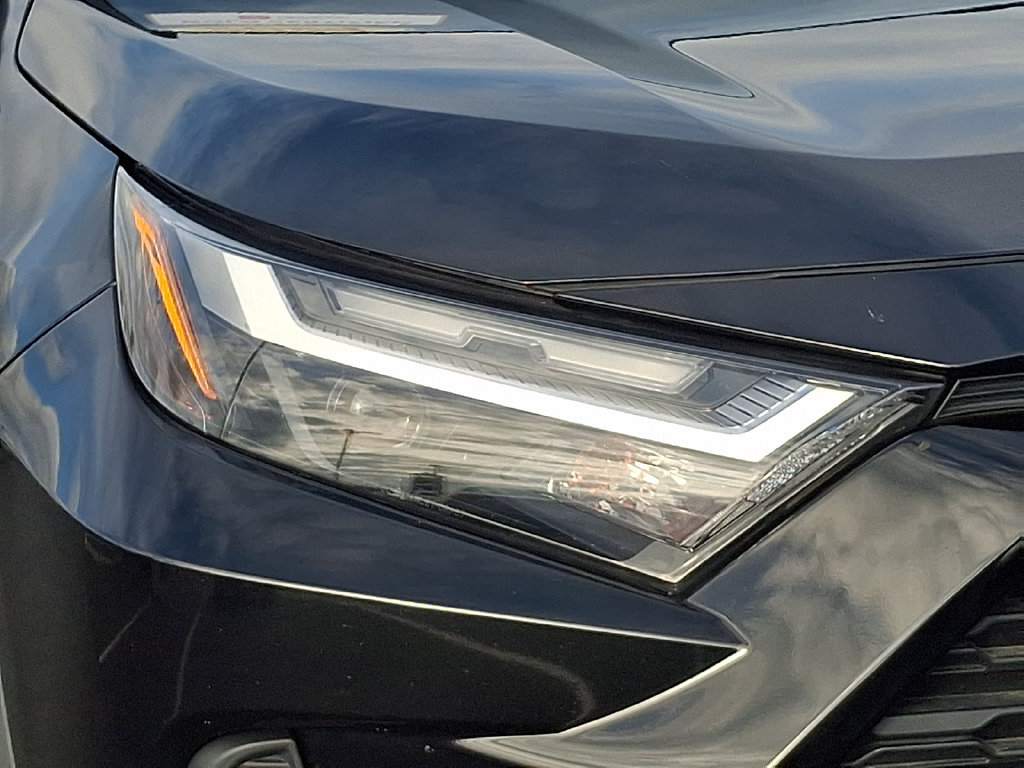 Used 2024 Toyota RAV4 XLE AWD/4WD image 9