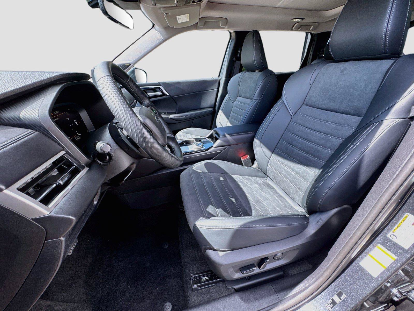 New 2026 Mitsubishi Outlander SE FWD image 9