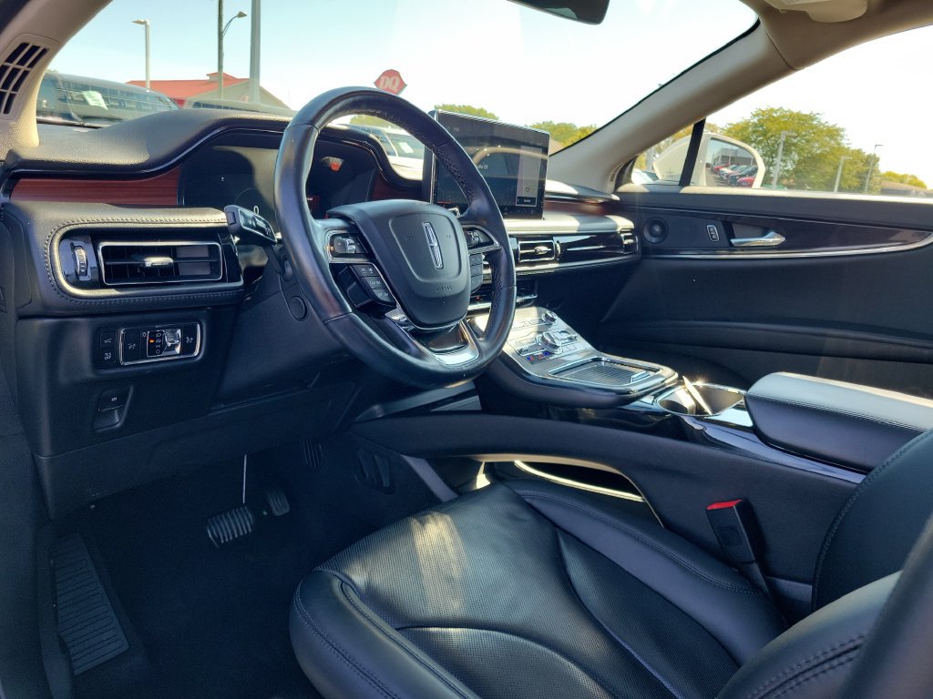Certified 2023 Lincoln Nautilus Reserve w/ Luxury Package AWD/4WD image 23