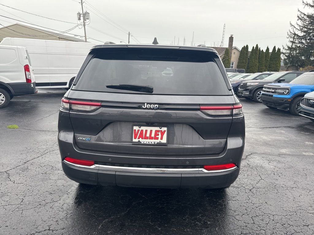 Used 2023 Jeep Grand Cherokee 4WD 4xe image 11