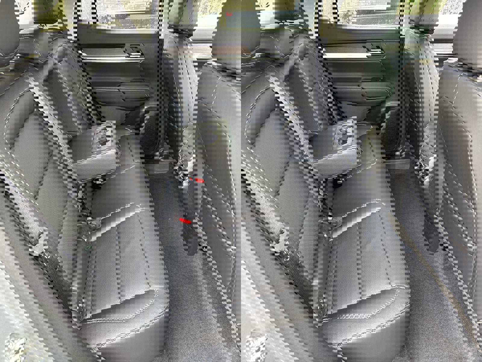 Used 2026 GMC Terrain Denali w/ LPO, Black Badging Package image 18