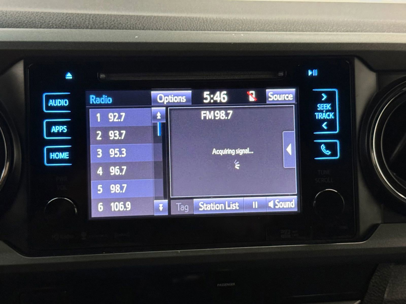 Used 2017 Toyota Tacoma TRD Off-Road w/ Tow Package (A/T) image 29