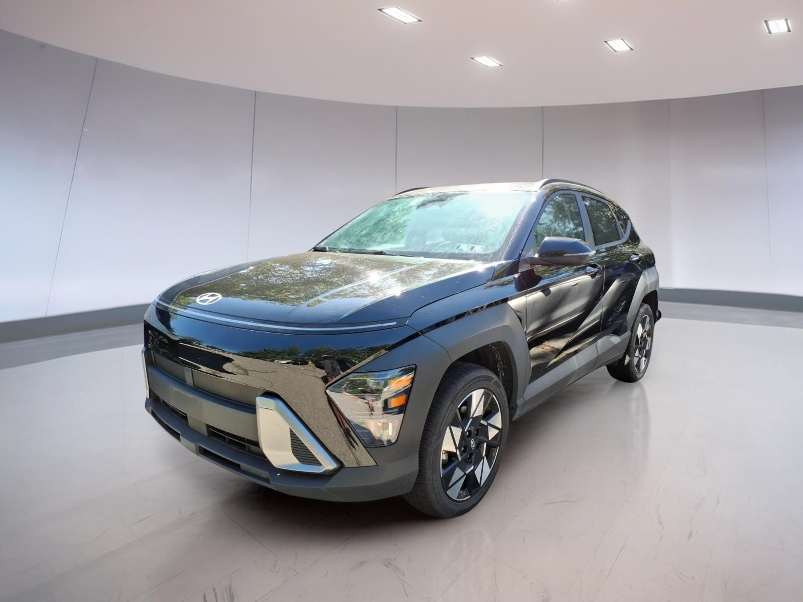 Used 2025 Hyundai Kona SEL AWD/4WD image 2
