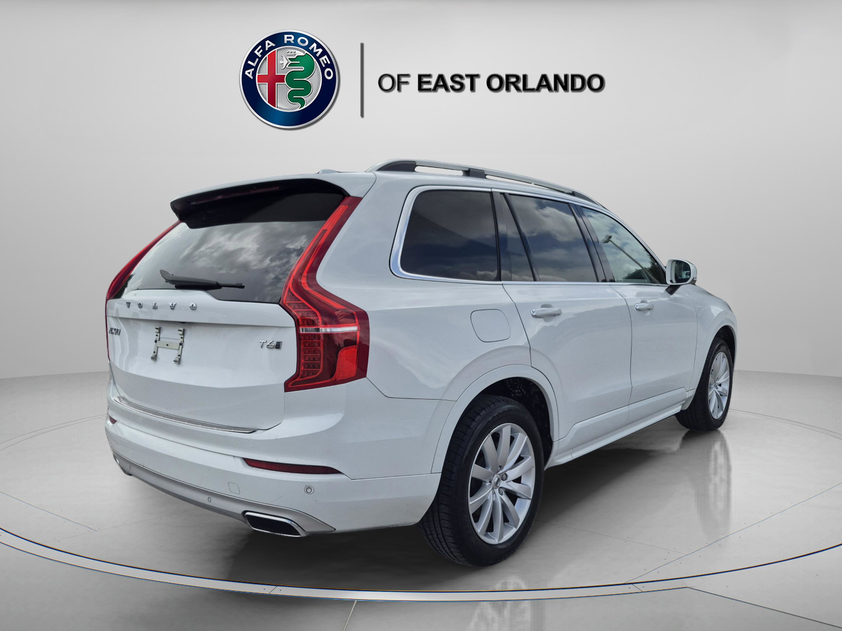 Used 2017 Volvo XC90 T6 Momentum w/ Vision Package AWD/4WD image 8