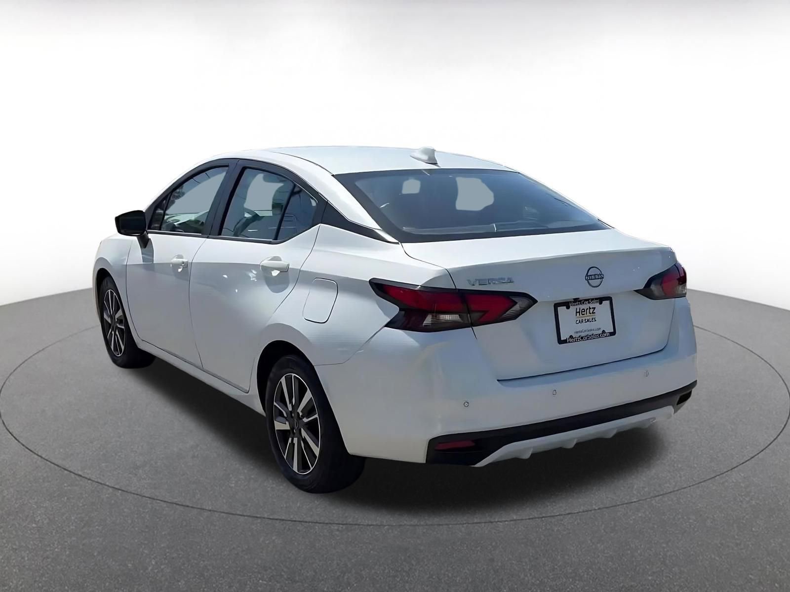 Used 2025 Nissan Versa SV FWD image 11