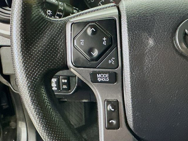 Used 2022 Toyota Tacoma TRD Off-Road w/ Technology Package AWD/4WD image 10