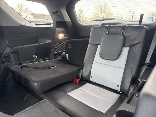 Used 2023 Ford Explorer XLT w/ Equipment Group 202A image 12