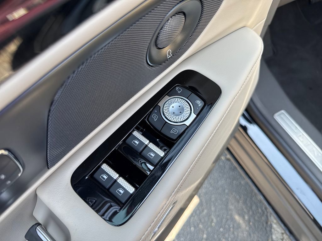 Used 2025 Lincoln Nautilus Reserve w/ Jet Appearance Package AWD/4WD image 10