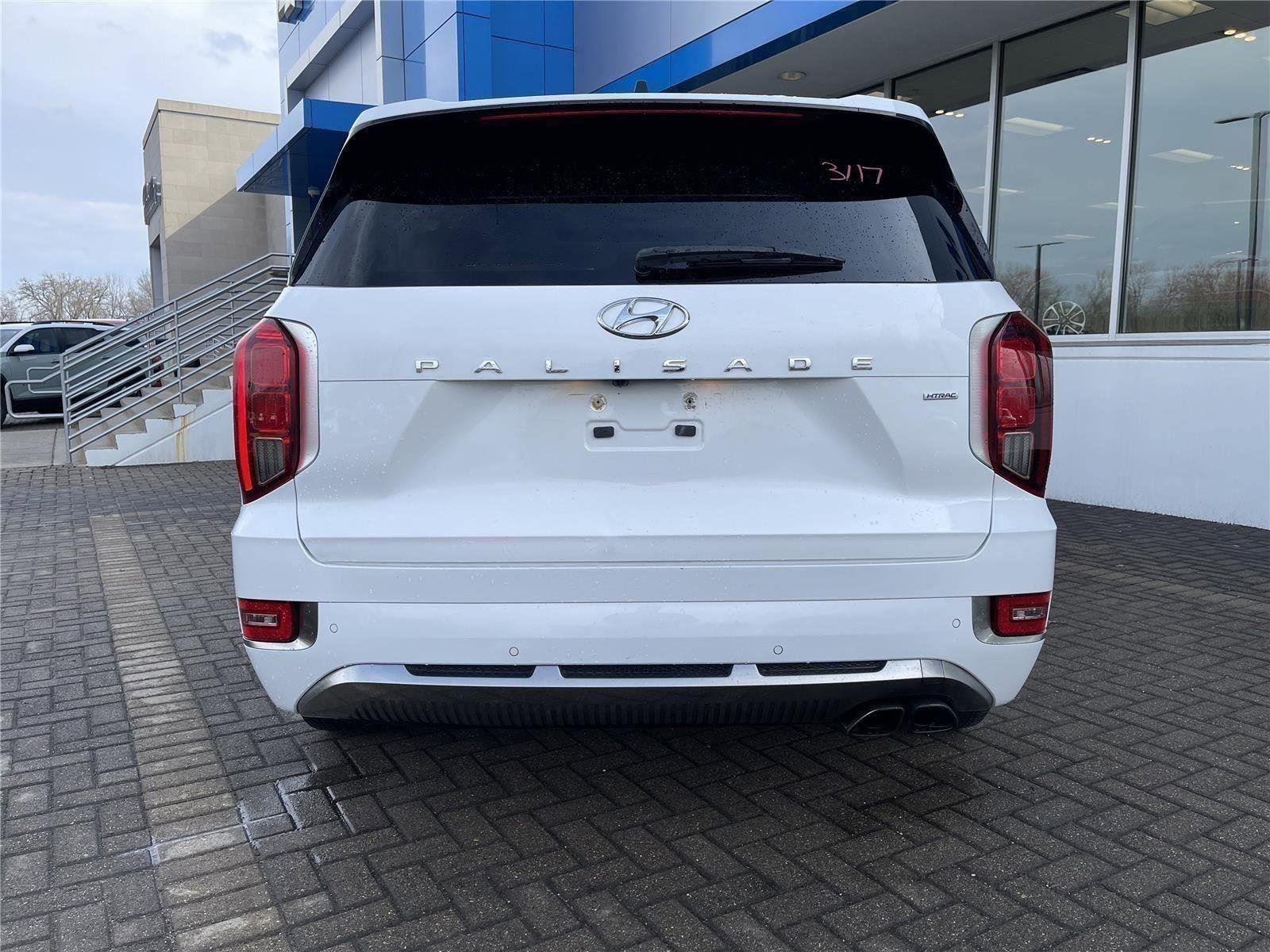 Used 2022 Hyundai Palisade Calligraphy w/ Winter Package image 4