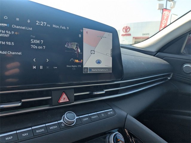 Used 2024 Hyundai Elantra Limited image 24