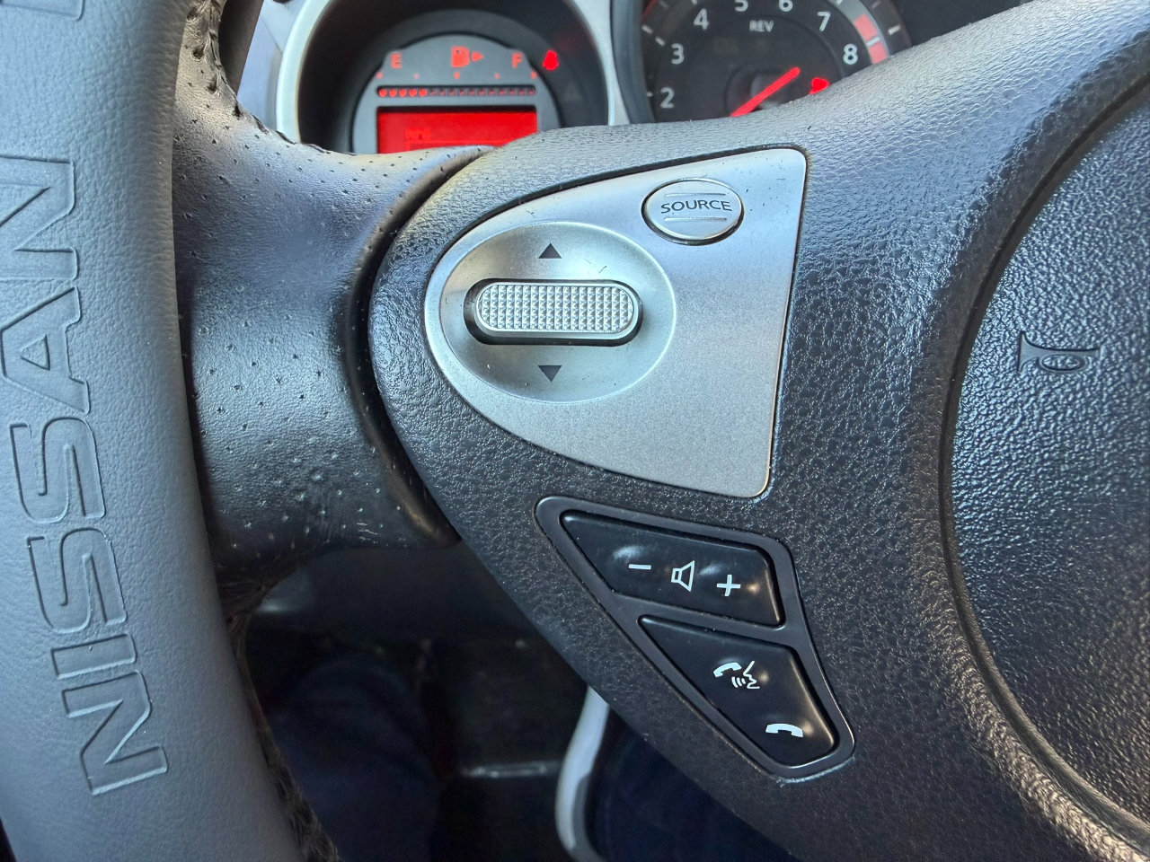 Used 2015 Nissan 370Z 2dr Cpe Manual Sport image 28