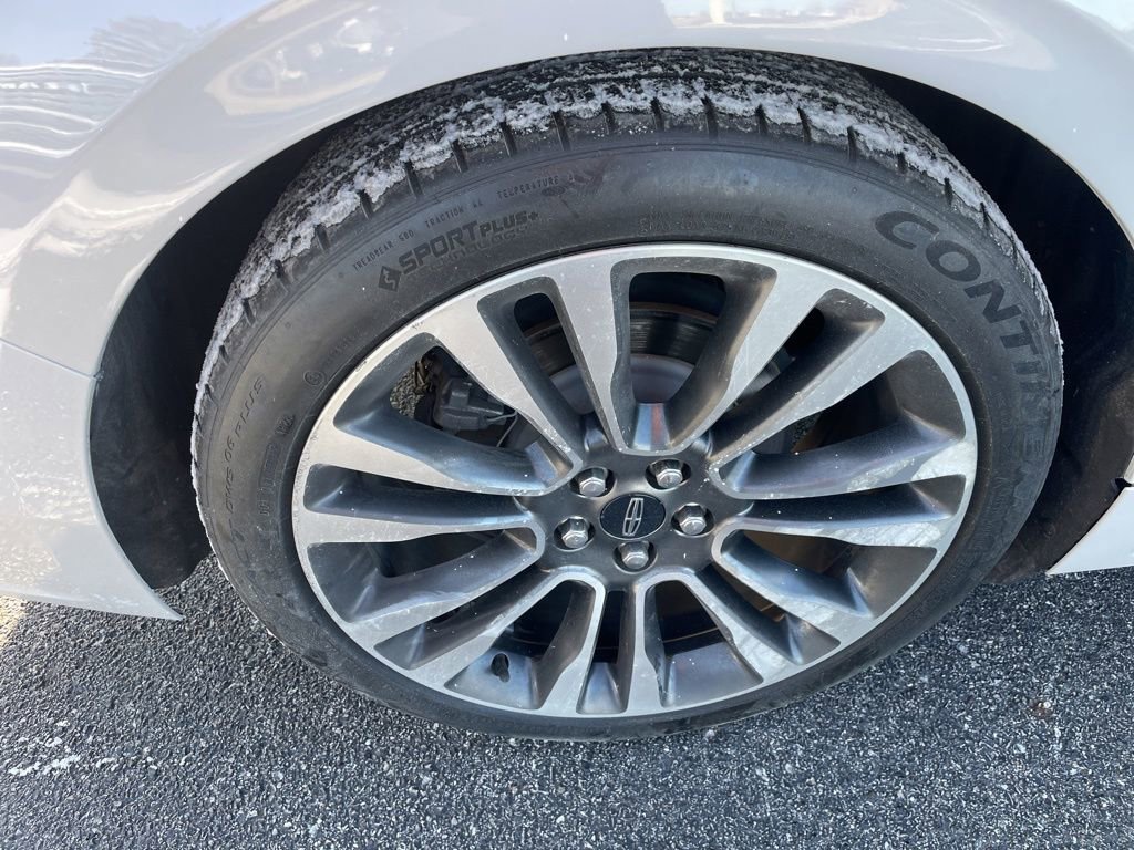 Used 2020 Lincoln Continental Standard w/ Premium Package image 11