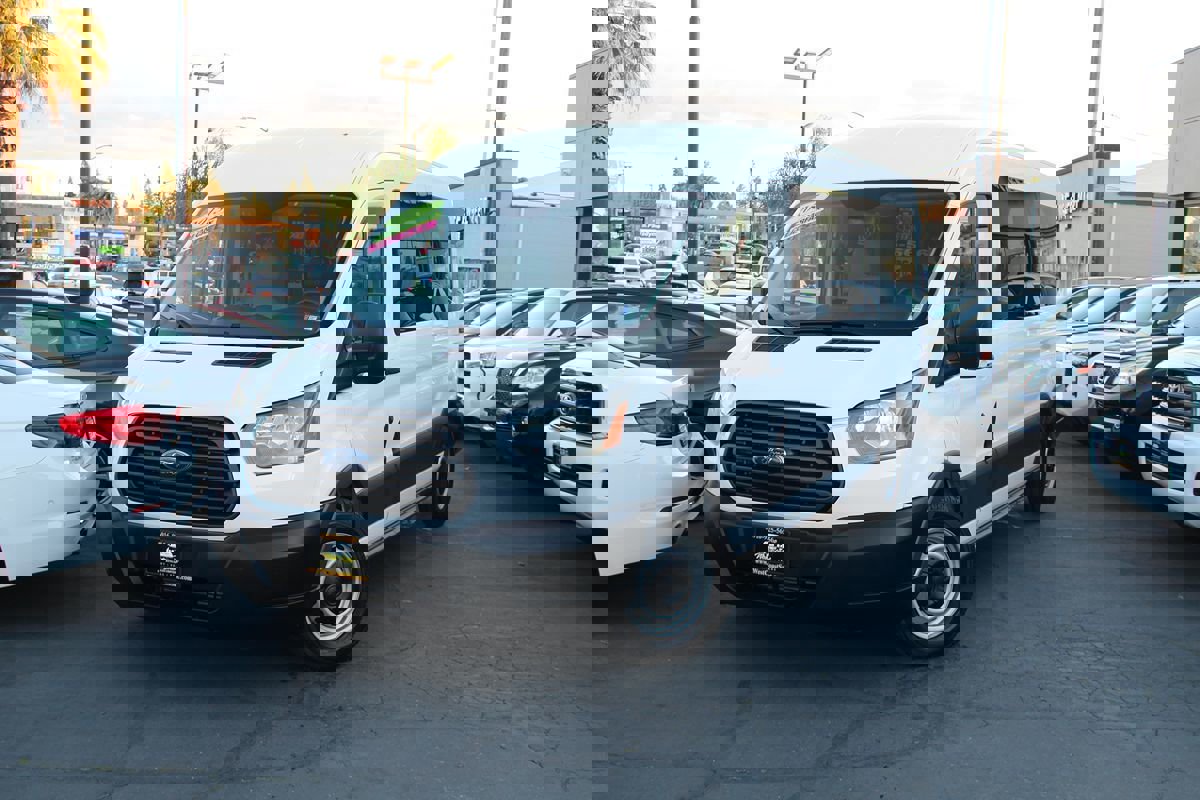 Used 2015 Ford Transit 350 XL RWD image 33