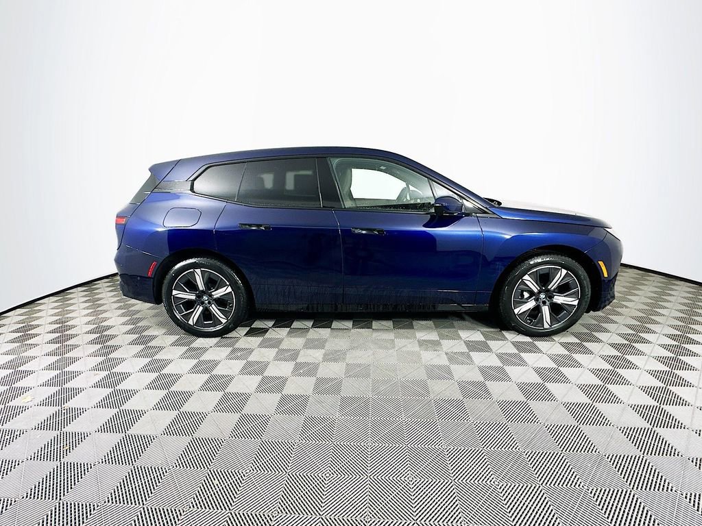 New 2026 BMW iX xDrive45 image 10