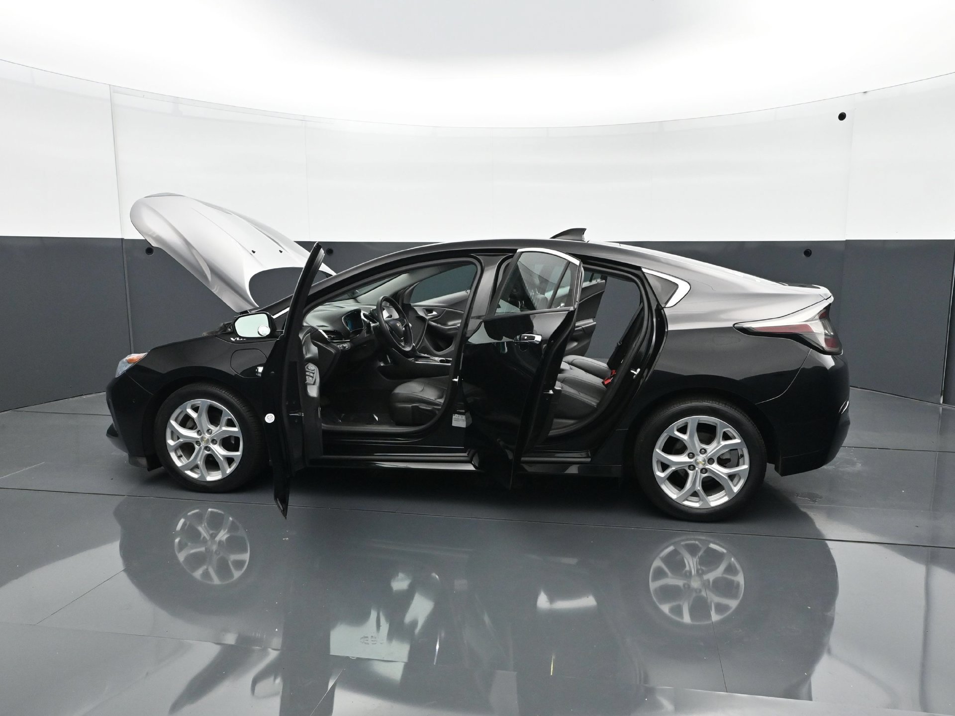 Used 2017 Chevrolet Volt Premier FWD image 27