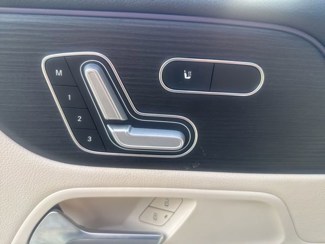 Used 2021 Mercedes-Benz GLB 250 4MATIC image 15