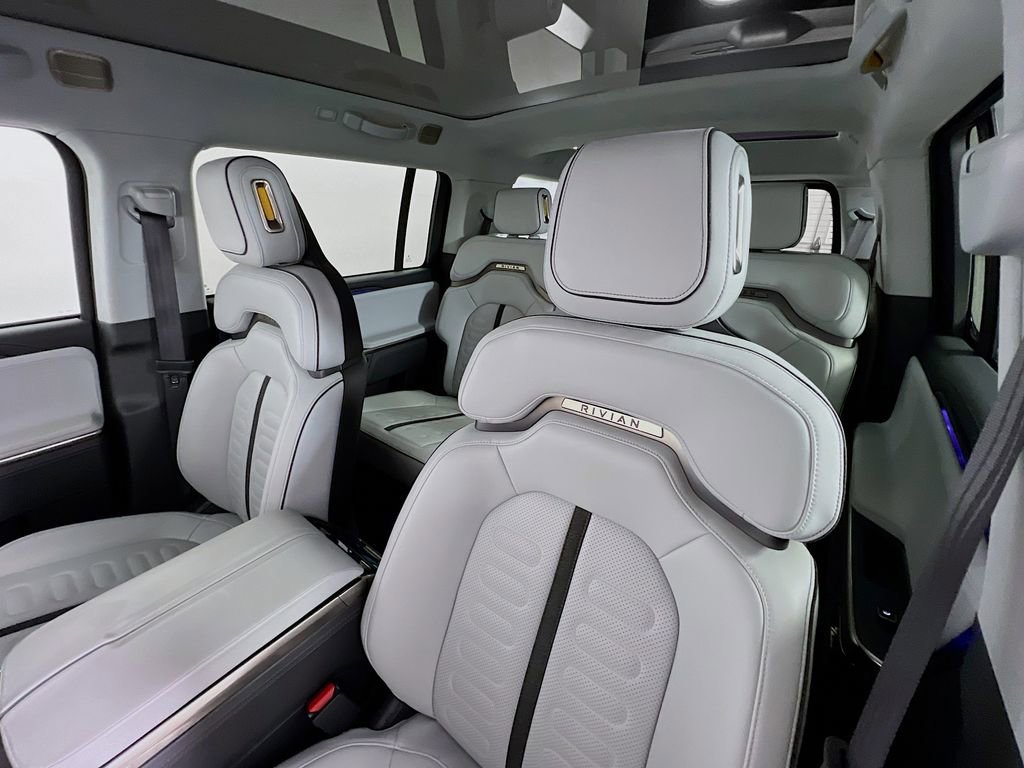 Used 2023 Rivian R1S Adventure image 22