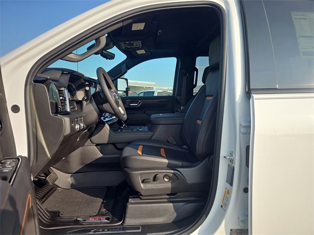 New 2025 GMC Sierra 2500 AT4 w/ AT4 Premium Plus Package image 10