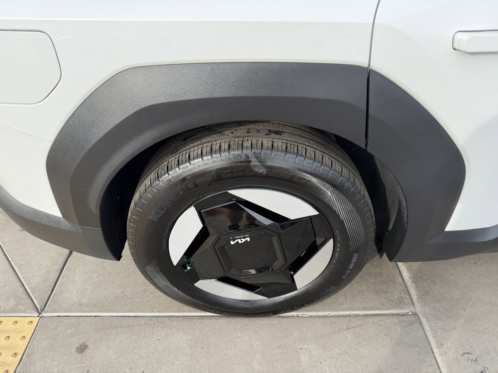 Used 2024 Kia EV9 Light image 15