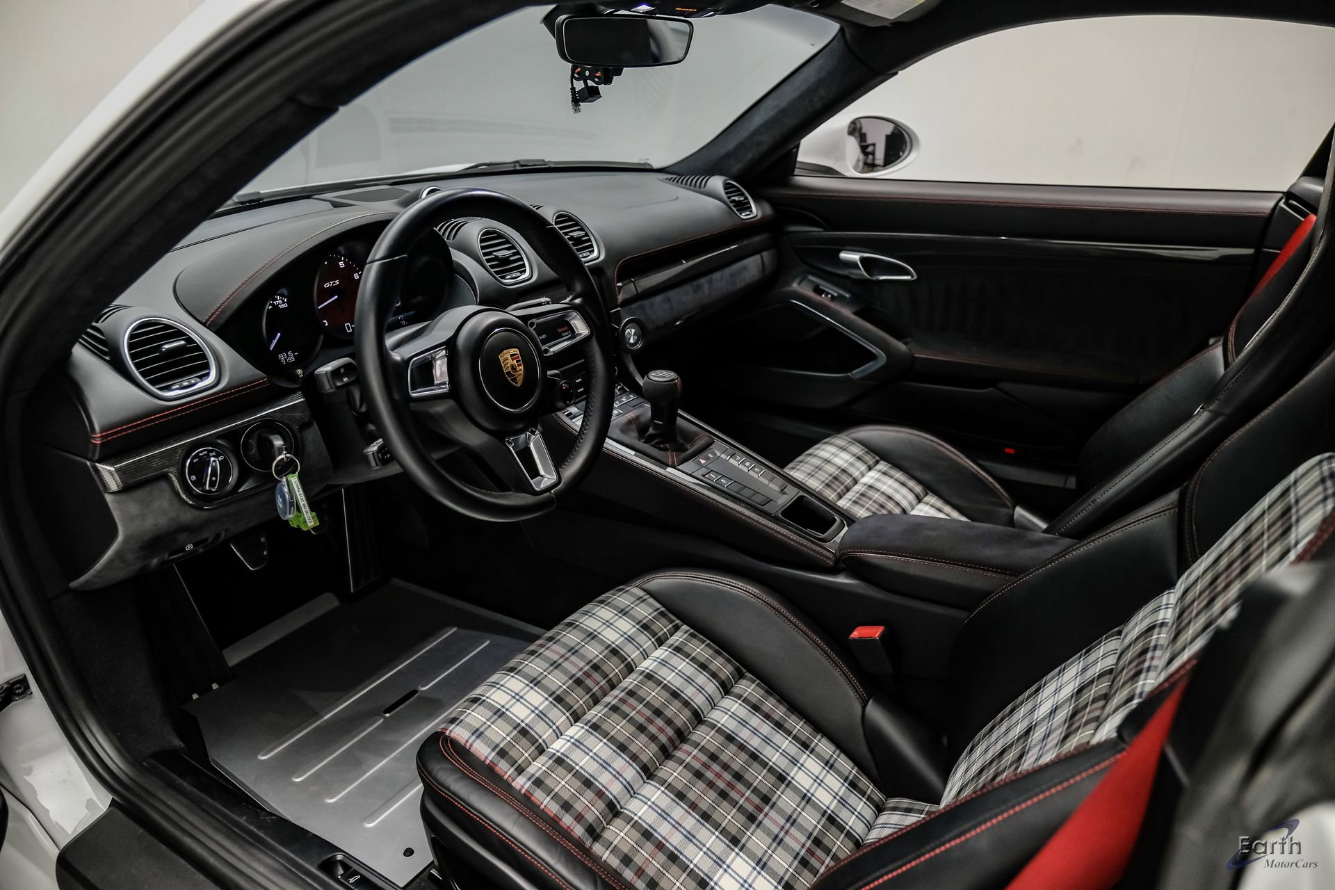 Used 2019 Porsche 718 Cayman GTS RWD image 2