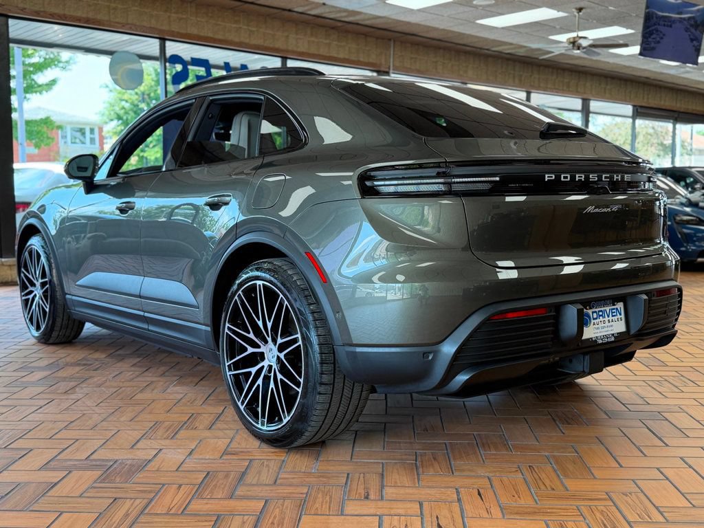 Used 2024 Porsche Macan 4 Electric AWD/4WD image 6