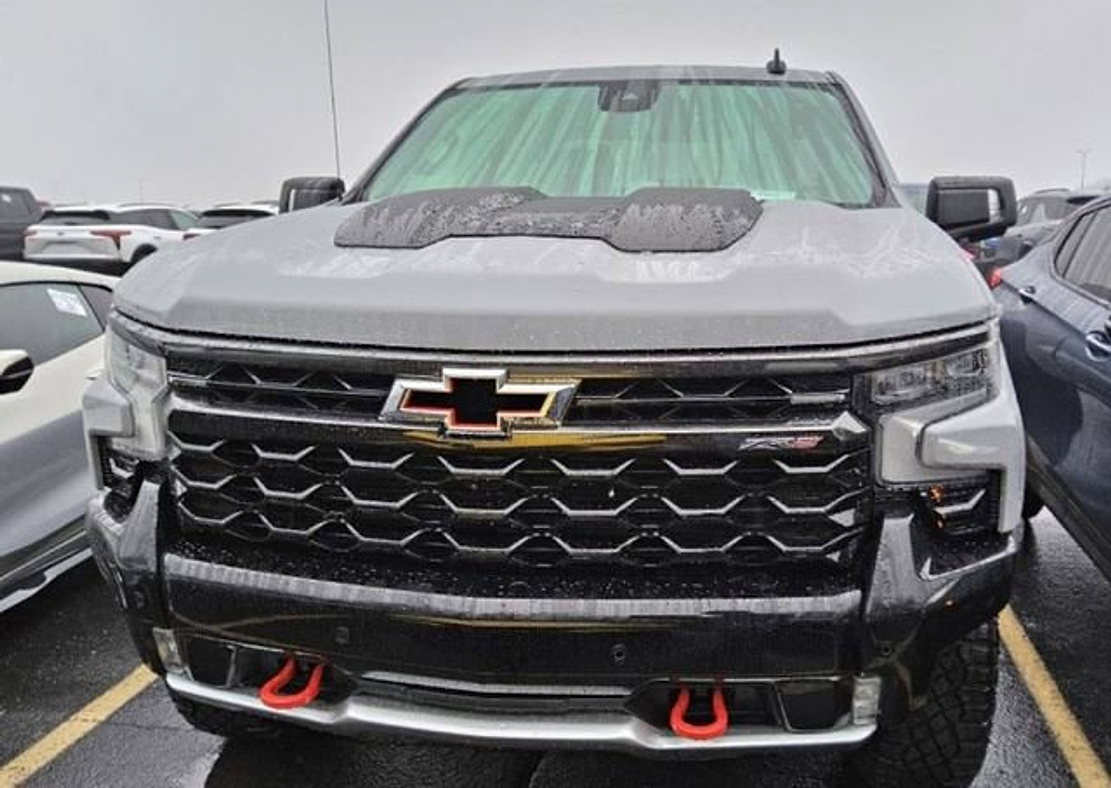 Used 2025 Chevrolet Silverado 1500 ZR2 image 2
