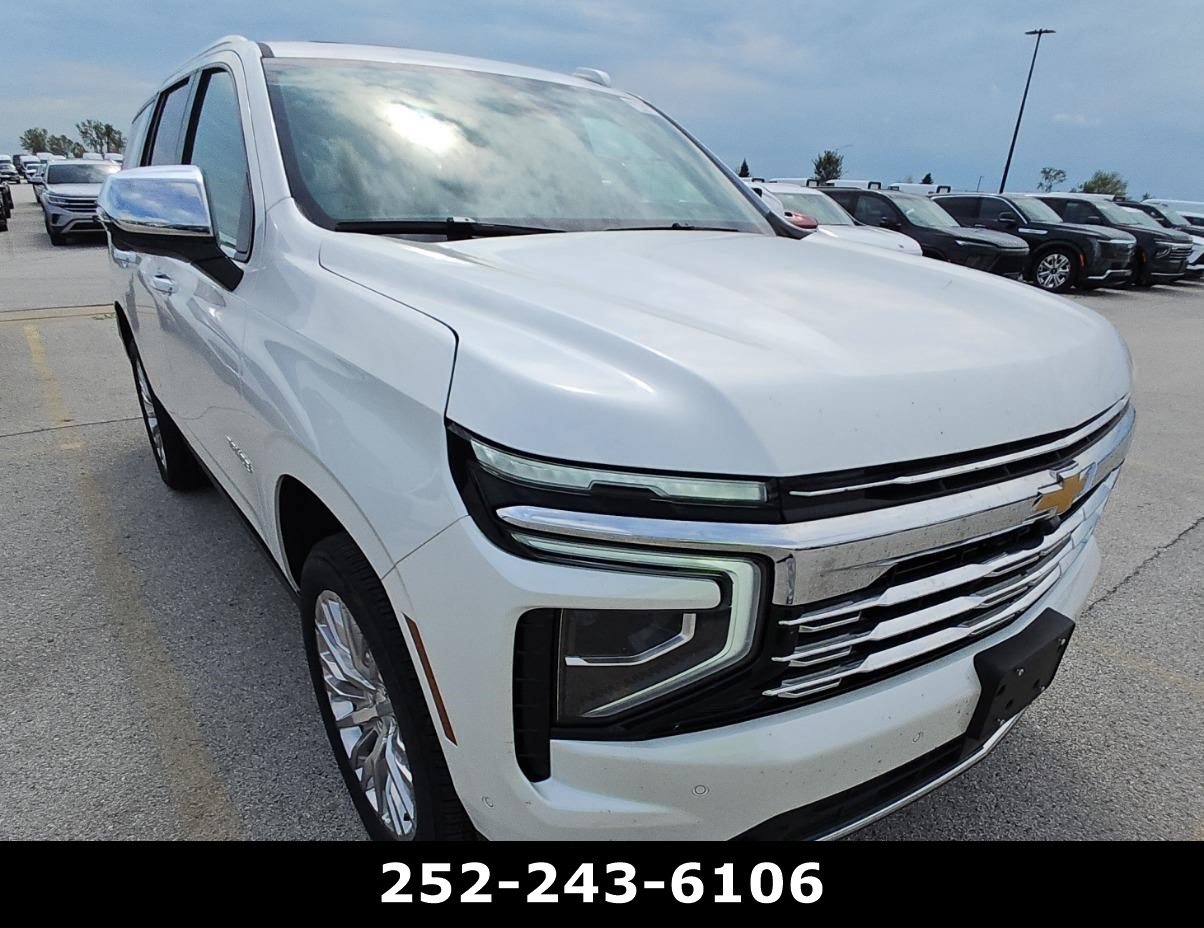 Used 2025 Chevrolet Tahoe Premier AWD/4WD image 3